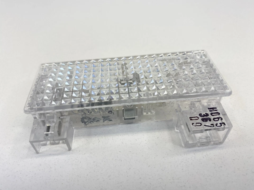 Lámpara de luz de cortesía interior guantera Mercedes-Benz R350 2006-2012 A2038201801 Foto 3 de 4