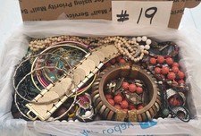 2 LBS Vtg Costume Jewelry Mix Lot Repair Craft Wear Necklaces Earrings Box 19