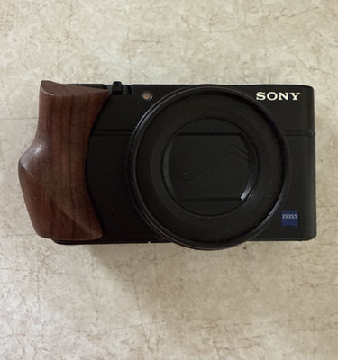 Sony Cyber-shot DSC-RX100M4 RX100IV Digital Camera 2.9x Optical Zoom 20.0MP