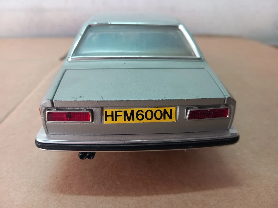 Burago 1/18 ROLLS ROYCE CAMARGUE - Immagine 4 di 4