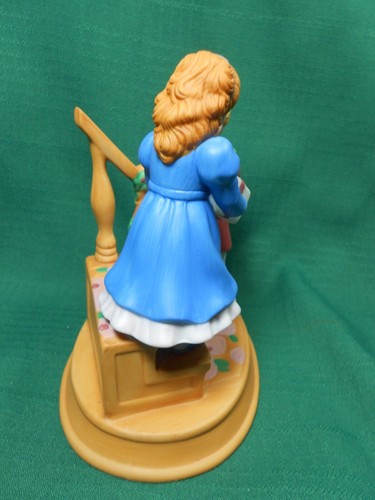 Avon Christmas Memories Figurine 4th Edition Celebrating the Joy of Giving - Picture 5 of 6