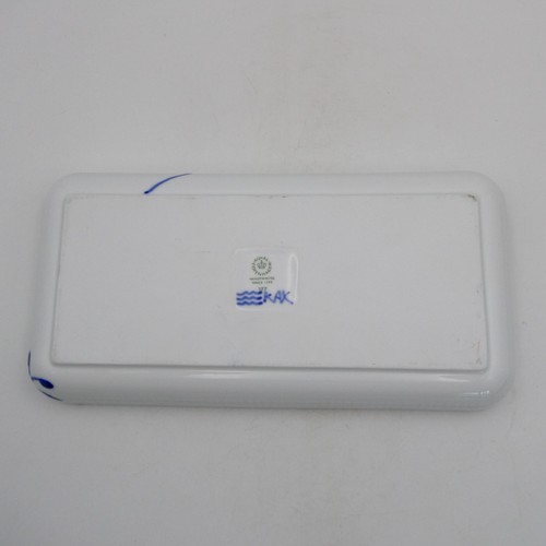 Plato rectangular acanalado Royal Copenhagen Mega 377 azul blanco floral 9,5 pulgadas - Imagen 5 de 9