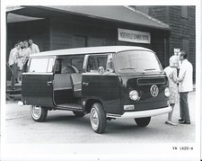 VOLKSWAGEN T2 CAMPER 1960s PUBLICITY B/W PHOTOGRAPH