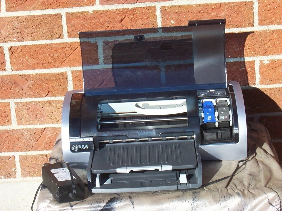 HP DeskJet 5650 Color Inkjet Printer With Both USB And Parts Only 10453 Page Cou - Image 3 of 4