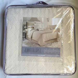 JLO JENNIFER LOPEZ Ivory Quilted PORCELAIN Bedding COVERLET Size: QUEEN New