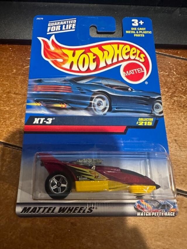 2000 Hot Wheels XT-3 #215 (Rectangular Card)