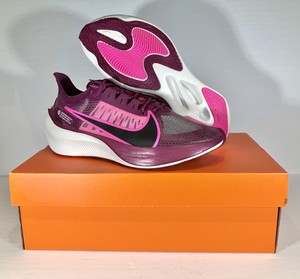 nike zoom gravity true berry