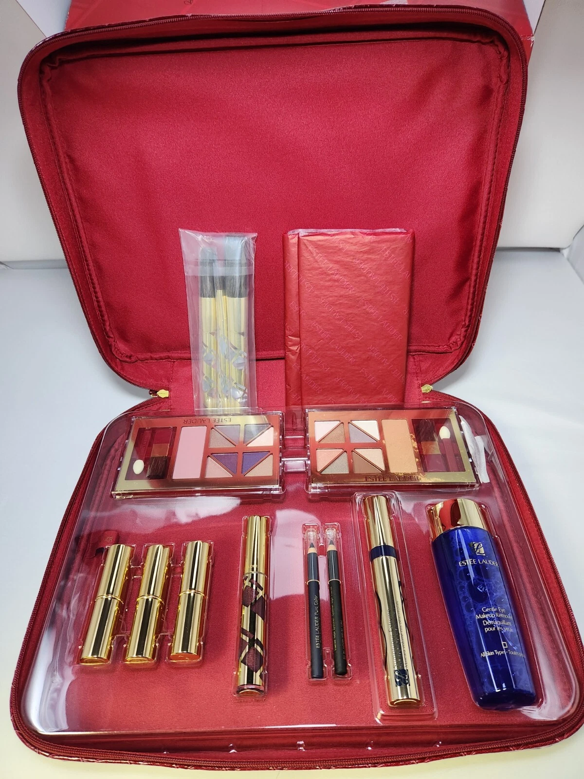 Estee Lauder Deluxe Makeup Kit with Carrying Case - New in Box