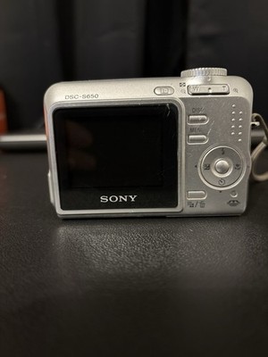 Sony Cyber-shot DSC-S650 7.2MP Silver Compact Camera 3x Zoom 2'' ISO1000