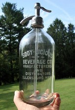 SODY-LICIOUS BEVERAGE CO. ~ ETCHED WESTERN SELTZER BOTTLE ~ ELLENSBURG, WASH.