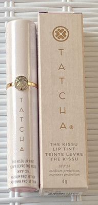 Tatcha The Kissu Lippenfarbe im Farbton Pflaumenblüte LSF 25 Brandneu im Karton