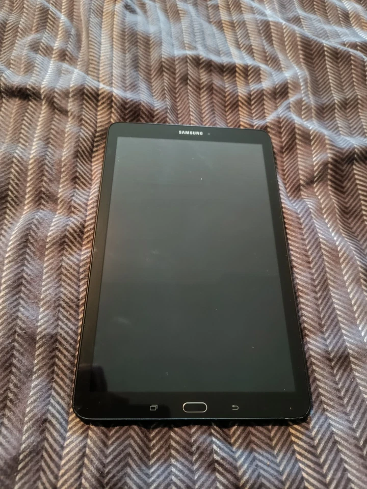 Samsung Galaxy Tab E SM-T560 1.5GB RAM 8 GB, Wi-Fi, 9.6 in - Black - Image 2 of 4