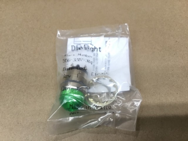 DIALIGHT 556 3207 304F PANEL MOUNT GREEN PILOT LIGHT INDICATOR LED 
