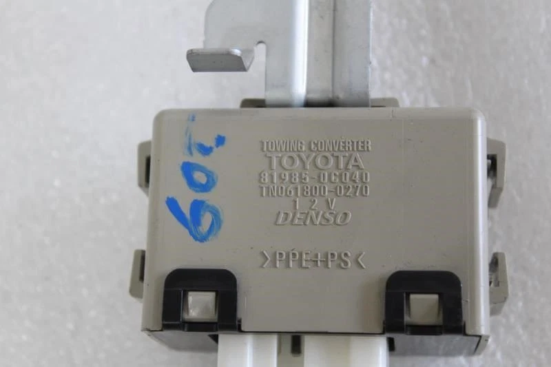 2001 2002 2003 2004 2005 2006 2007 TOYOTA SEQUOIA БУКСИРОВКИ КОНВЕРТЕР МОДУЛЬ - Изображение 3 из 4