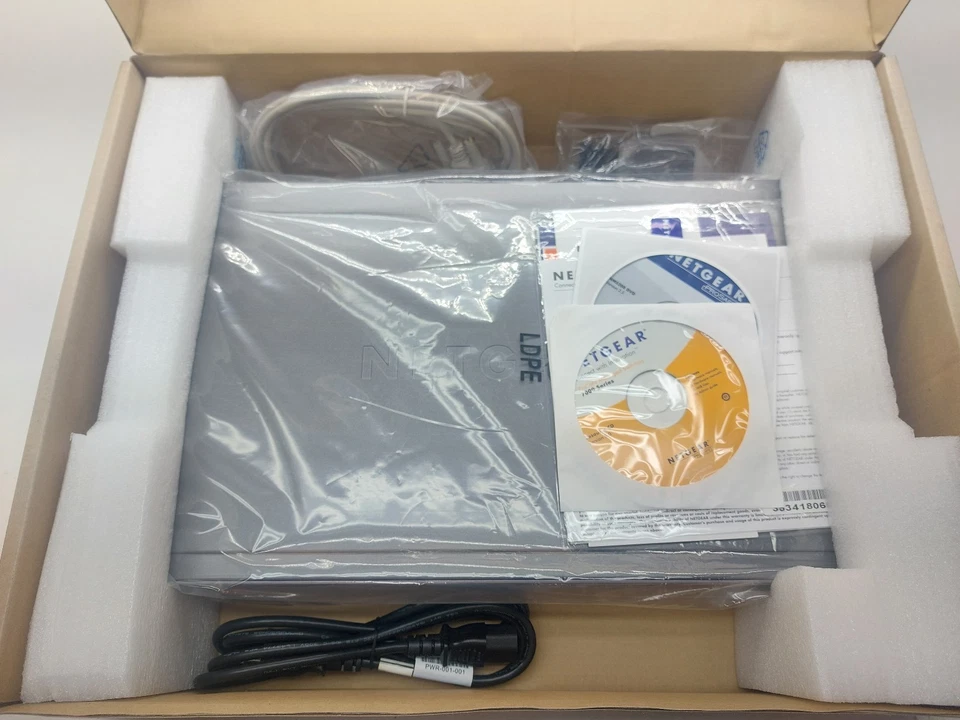 Netgear ProSafe 24G L2 Managed Switch w/ Static Routing GSM7224v2 GSM7224-200NAS - Image 4 of 4