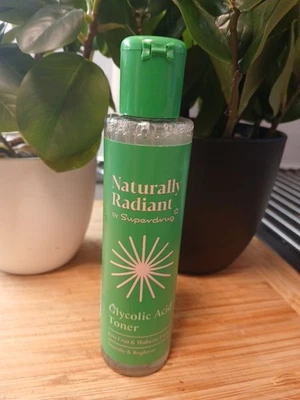 SUPERDRUG NATURALLY RADIANT Glycolic Acid Toner Kiwi Fruit &Mulberry Extracts 100 Ml