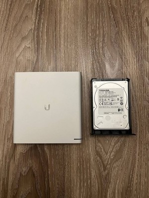 UBIQUITI UNIFI CLOUD KEY PLUS GEN2 UCK-G2-PLUS 1TB DRIVE FAST SHIPPING