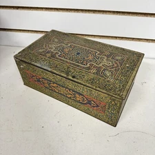 Vintage Wilson & Co Art Deco Tin Vent  Lid Decorative Container/Soap Trinket Box