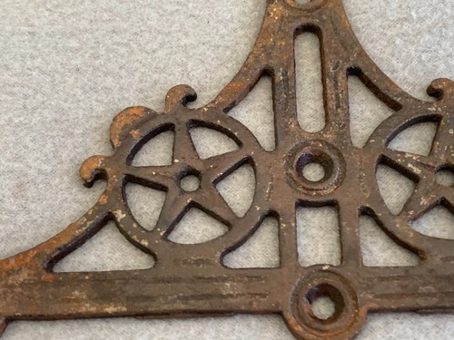 Pair of Antique Cast Iron 7"x4" Victorian Lattice Pieces Architectual Salvage - Picture 10 of 19