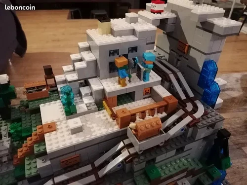 Lego Minecraft Berghöhle 21137