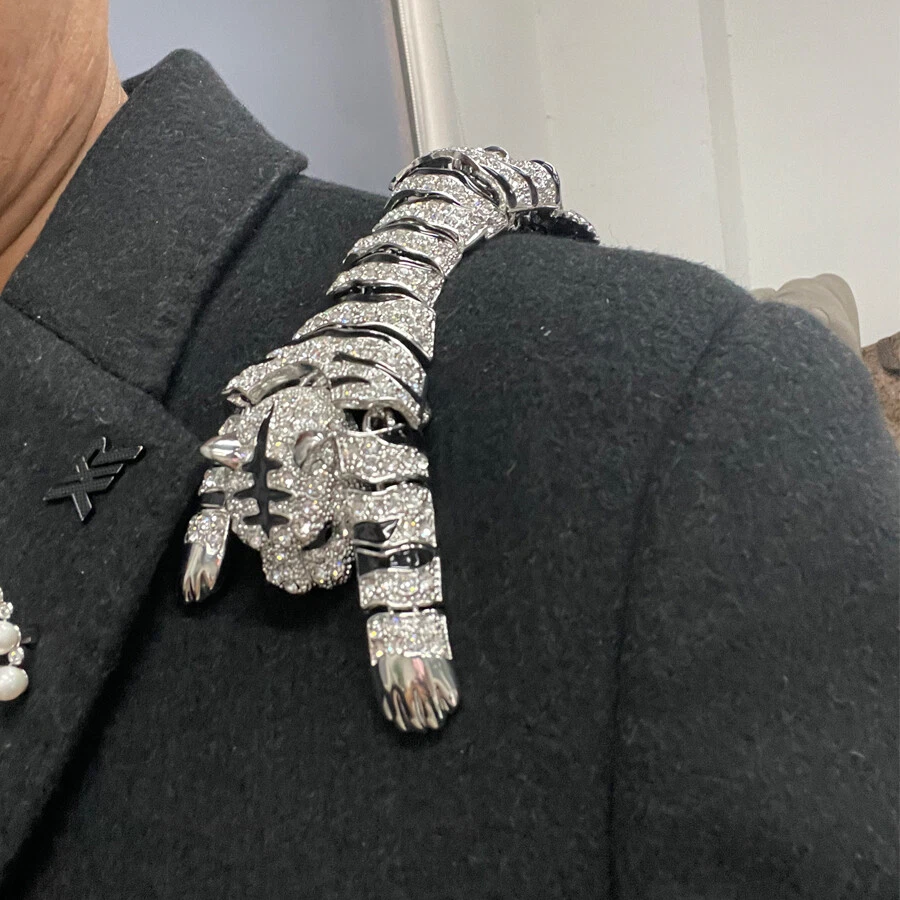 Plated Tiger Shoulder Decor Brooches Fashion Jewelry Pin Brooch Gift Accessories