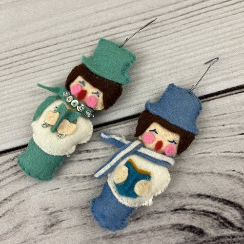 2er Set Vintage Filz Weihnachtslieder Ornamente Weihnachtsdeko 4,25 Zoll - Bild 8 von 9