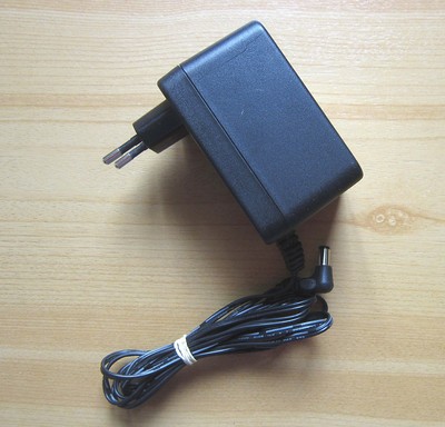 DVE Model DV-751AUP AC-DC Adapter Netzteil Ladegerät Transformator Transformer