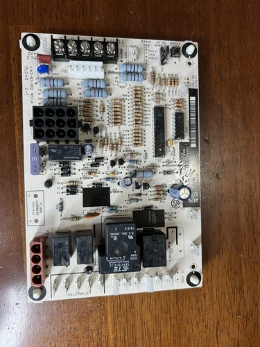 York Luxaire Coleman 1162-202 879598 Furnace Control Board 1162-83-202