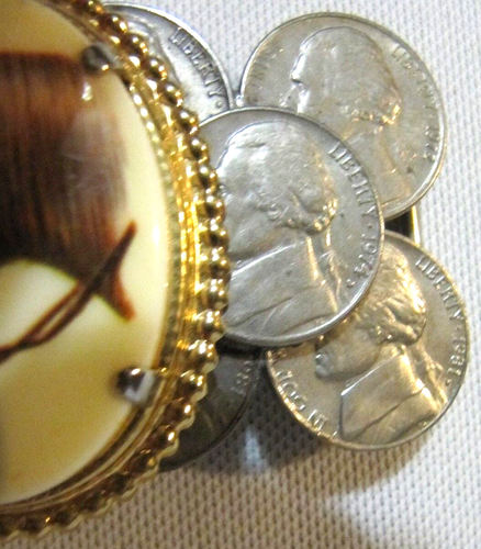 VINTAGE PORCELAIN HORSE HEAD MOUNTED ON U.S. NICKEL COINS BELT BUCKLE - Picture 5 of 5