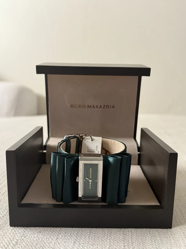 Reloj BCBGMAXAZRIA para mujer con lazo de cinta - Banda de satén verde esmeralda - Nuevo $125 al por menor Foto 4 de 4
