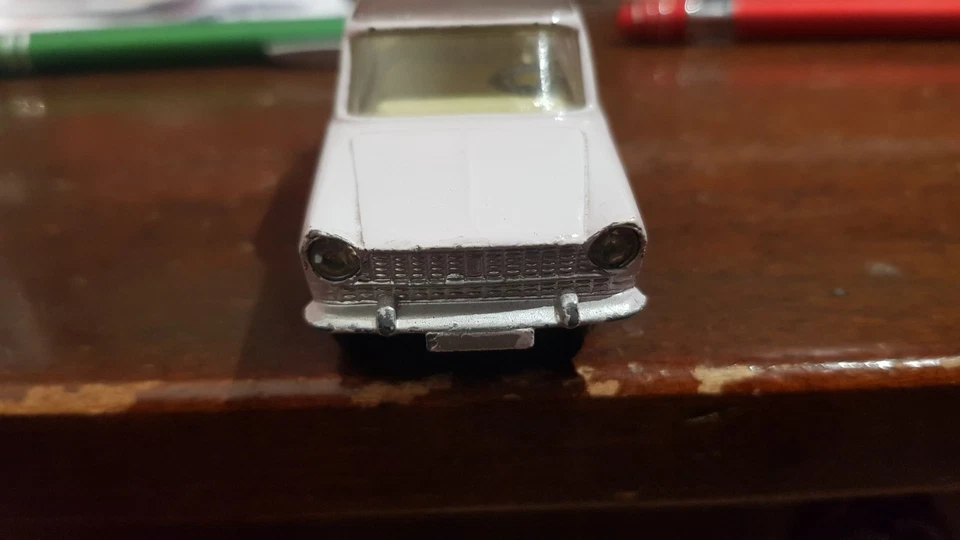 CORGI TOYS 232 1/43 FIAT 2100 ROSA VINTAGE - Immagine 2 di 4