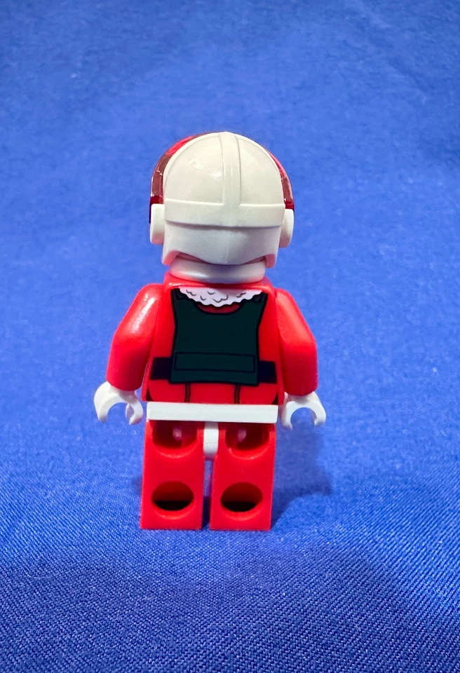 LEGO Star Wars Yuletide Squadron Pilot Minifigure from 4002019 sw1070 - Image 4 of 4