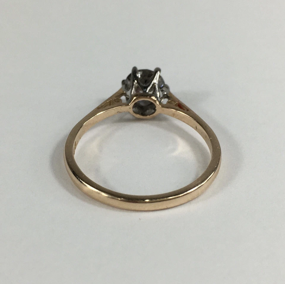 Anel solitário de ouro amarelo 9 quilates diamante (inclusões por toda parte) tamanho M 1,6 g - Imagem 3 de 4