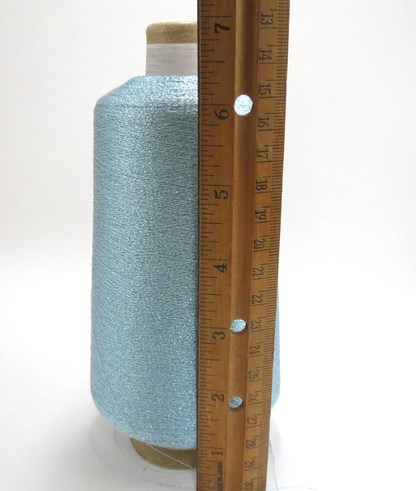 Fio torcido metálico azul claro/fio bordado 250GRS sem marca - Imagem 3 de 3