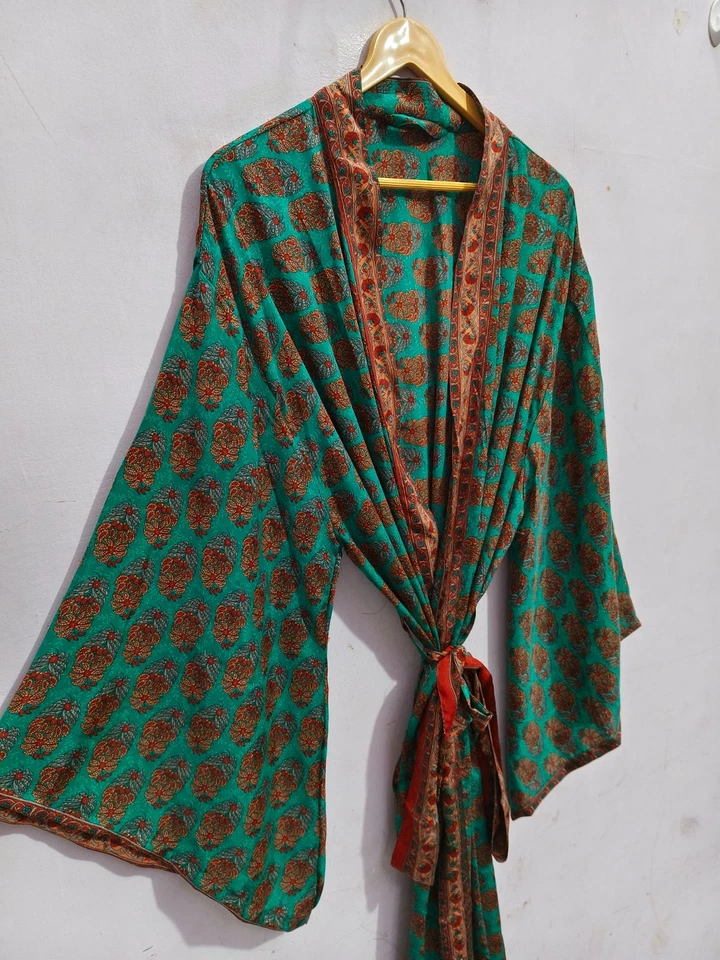 Bata de seda color verde manga campana larga tela sari kimono, L-311 Foto 4 de 4