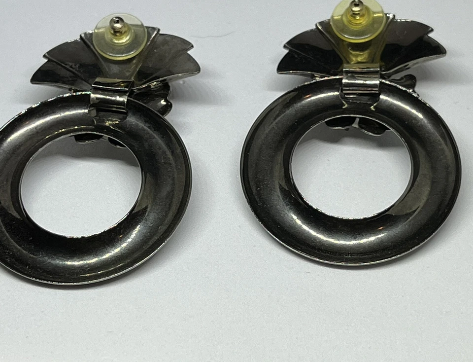 Pendientes de aro colgantes con estrás de metal color peltre con poste trasero vintage Foto 2 de 4