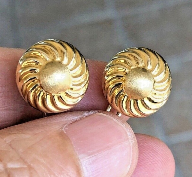 Beautiful 18k Solid Gold lever back Italian Earrings Button Matted
