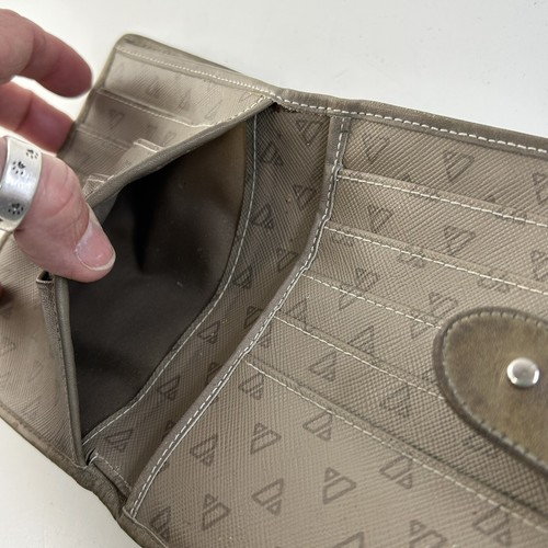 VTG Liz Claiborne Wallet Triangle Logo Coin Purse Snap Credit Cards Bifold 80s - Picture 9 of 19
