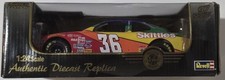 Derrike Cope 1997 Skittles Nascar 1/24 Diecast Revell 36 Pontiac Grand Prix