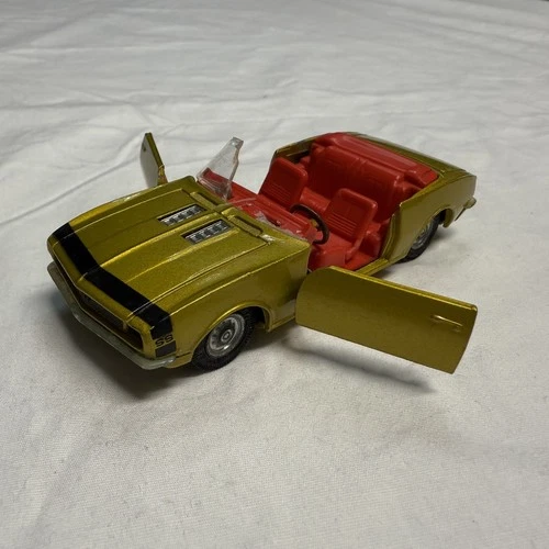 Vintage 1968 Corgi Chevy Camaro SS 1:43 Diecast All original. Windshield Crack