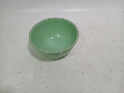 Vintage Fire King 2000 Jadeite 2.5 Qt. Bowl