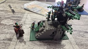 LEGO Castle: Camouflaged Outpost (6066)