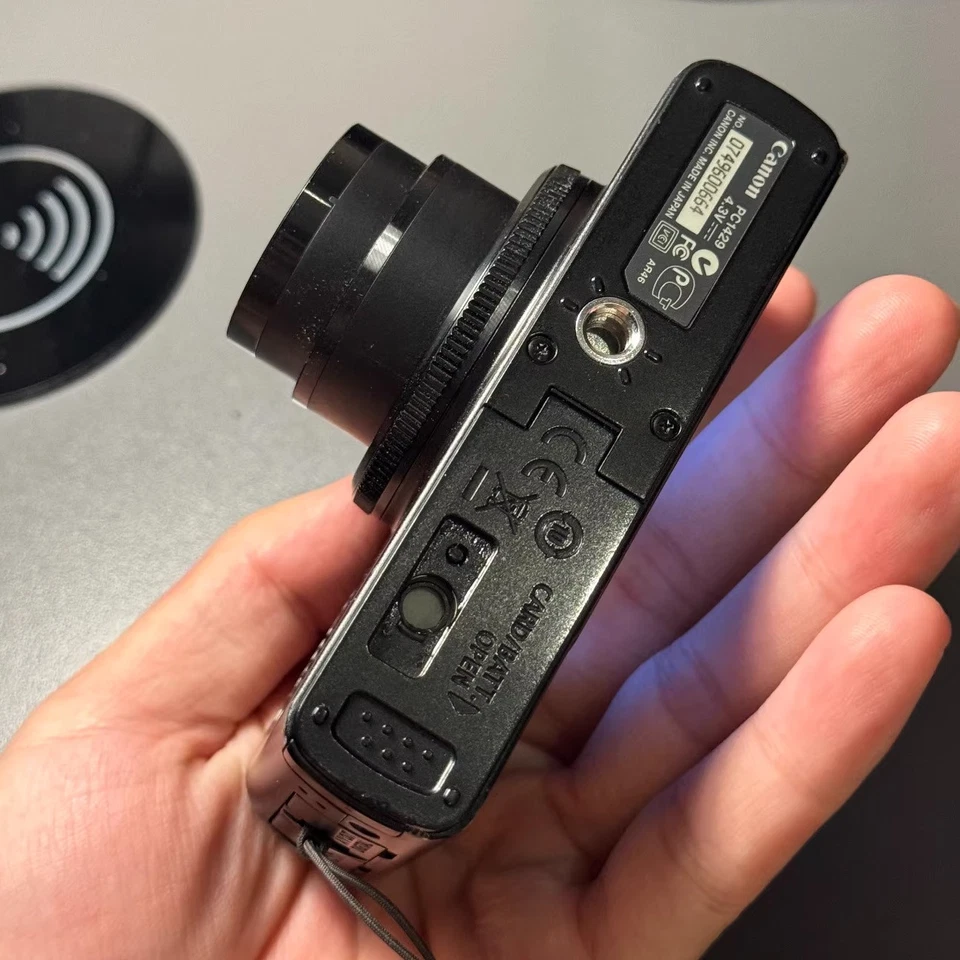 Cámara digital Canon PowerShot S90 10 MP zoom óptico de 3,8x con pantalla LCD de 3 pulgadas (90 % nueva) Foto 4 de 4