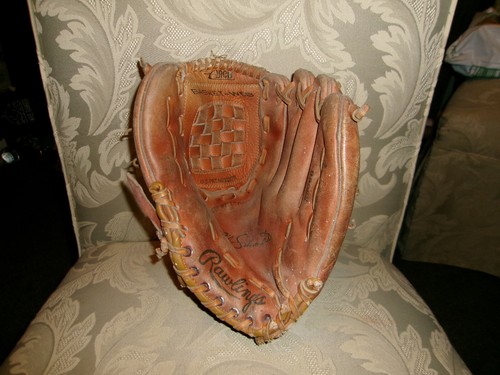 Mike Schmidt Signture Baseball Glove 10". Collectible - Picture 8 of 9