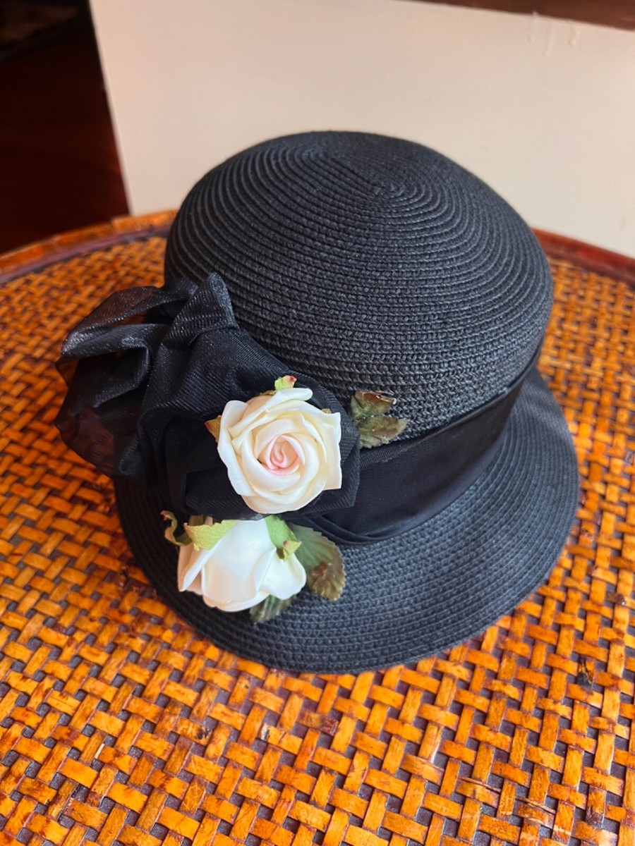 OUTSTANDING DESIGNER 1940s\' ROSE RED STRAW HAT WITH NAVY FEATHER \