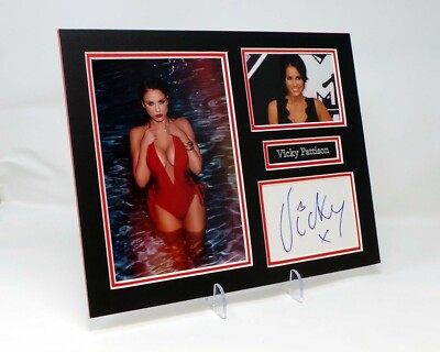 Vicky PATTISON Signed Mounted Photo Display AFTAL Reality TV Star, Geordie Shore