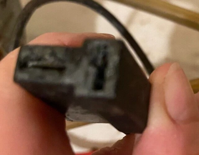 Motor convertible, mangueras, válvula y soporte.    Saab 900 1986-1988 Foto 4 de 4