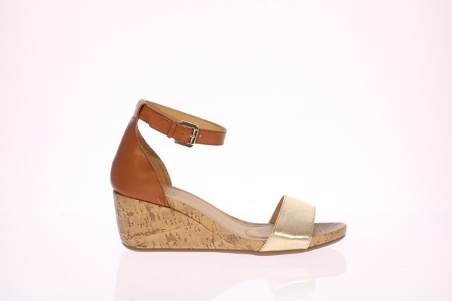 naturalizer cami wedge