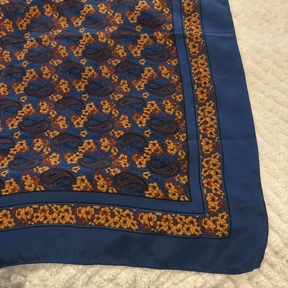 "Bufanda cuadrada 34 X 34"" azul marino cachemira" Foto 3 de 3