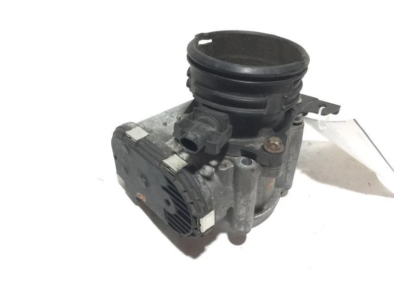 CUERPO ACELERADOR SE ADAPTA 10-17 MERCEDES-BENZ SPRINTER 2500 3500 21057 Foto 3 de 4